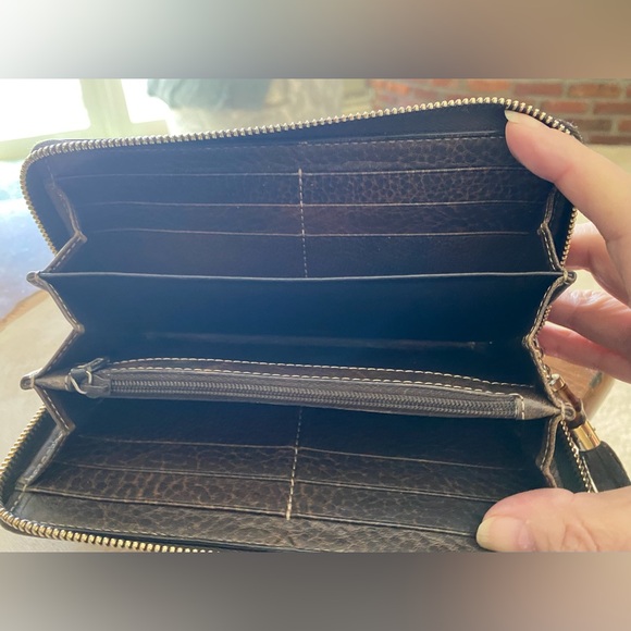 Gucci Black Embossed Wallet - Picture 12 of 16